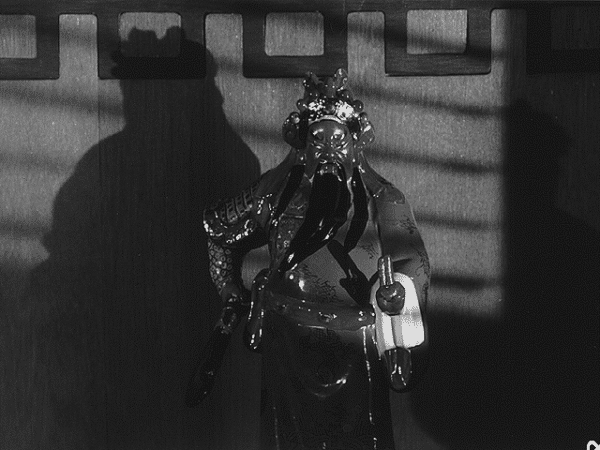 Noir: A Shadowy Thriller - Image 2