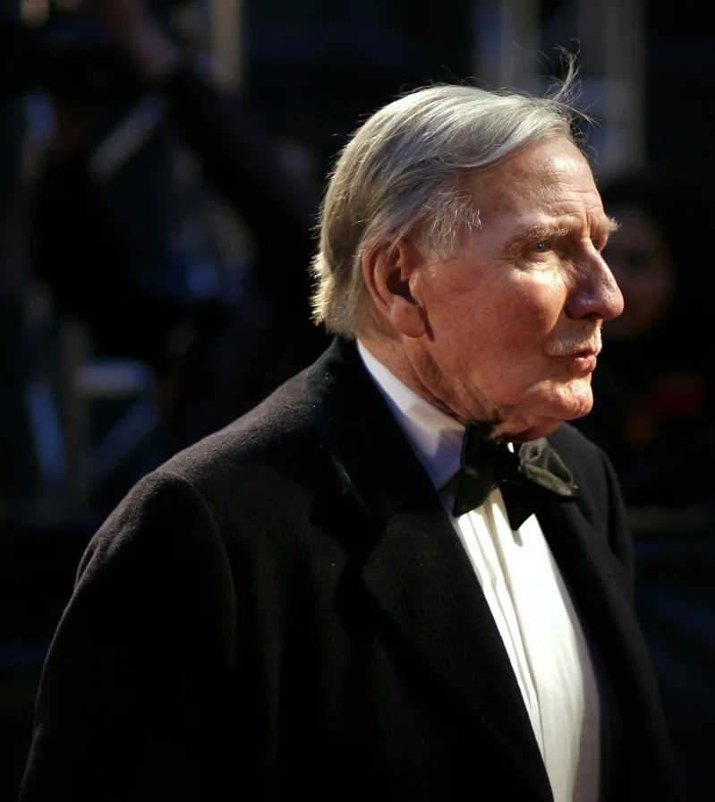 British actor Leslie Phillips wearing a tuxedo at the 2007 BAFTA awards